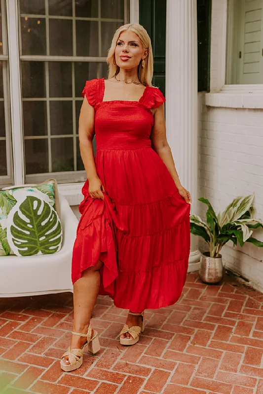 Napa Valley Retreat Smocked Midi In Red Curves